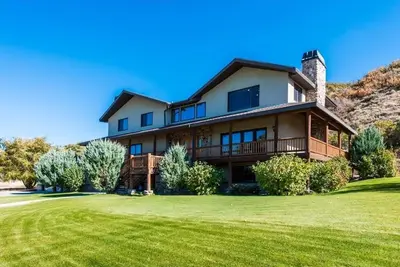 Image de 8k sf de luxe privé Ranch, 40 acres, foyer, bain à remous, mariages et réunions