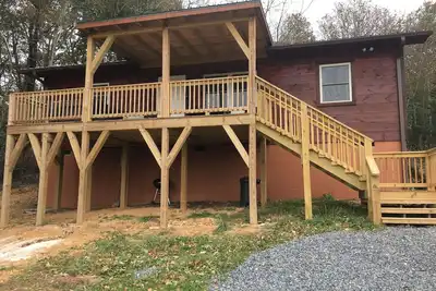 Image de Nouvelle liste! sur 12 acres w \/ Hot Tub droit sur le Blue Ridge Pkwy! Bonheur pastoral