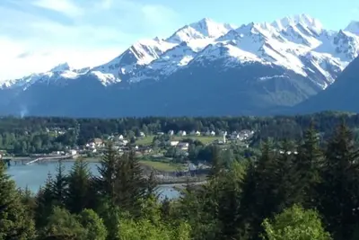 Image de Mountain Ocean View entouré par l'habitat