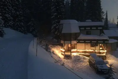 Image de Chalet de ski autonome 9-11 personnes avec ski in / ski out pour nordique et alpin