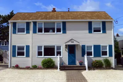 Image de Lbi Family Beach House, 4ème de la plage de l'océan, confortable et bien entretenu