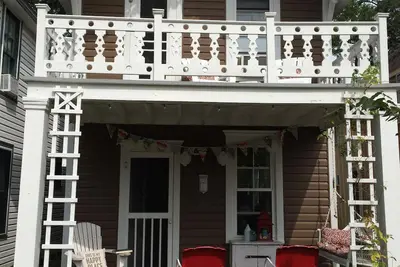 Image de 'Spare Nichols' 1880s Lakeside Cottage