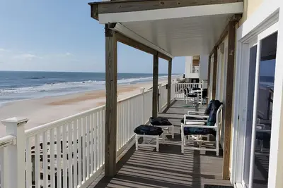 Image de À couper le souffle, face à la plage, à quelques minutes de l'historique St Augustine et des restaurants