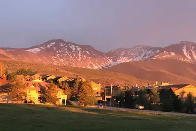 Image de Des vues incroyables! Magnifique condo mis Ă jour Ă Winter Park