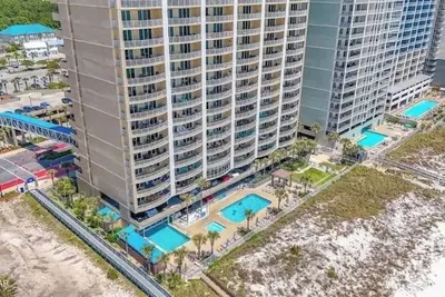Image de Haut de gamme Beach Condo Million Dollar Views novembre taux mensuel disponible