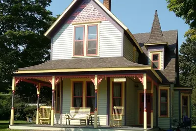 Image de Superbe grande maison victorienne Dans Elberta \/ Zone Frankfort