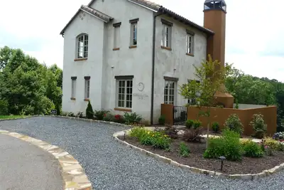 Image de Villa della Luna, une authentique villa toscane Ă Montaluce Winery & Estates