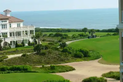 Image de Regardez! Penthouse primé Ocean & Golf View 3/3 par propriétaire. Aucun Frais De Gestionnaire!