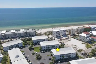 Image de À quelques pas du sable - Unité de rez-de-chaussée confortable de 2 chambres / 2 salles de bains à Seagrove