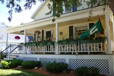 Image de Belle maison au centre-ville de Harbor Springs