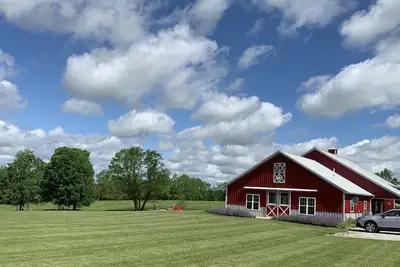 Image de La grange à la ferme de Deva: Haute Blue Grass - Retraite moderne à la campagne