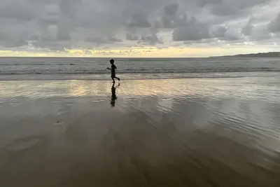 Image de Fantastique maison de plage sur une plage isolée