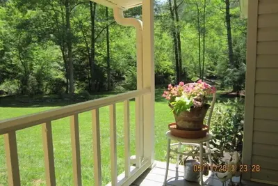 Image de Cottage Riverfront sur le Chestatee avec bois de chauffage gratuit Jan & Feb