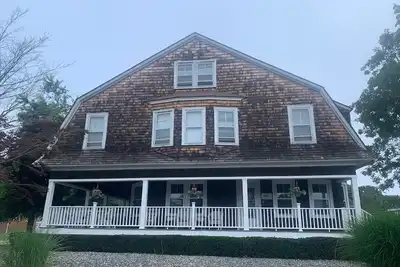 Image de 5br Charme Beach House, avec ses plages privées de Neptune Park