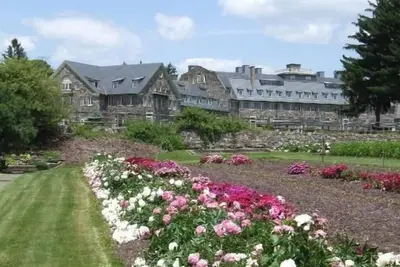 Image de Cottage Skytop Lodge avec Privilèges Resort