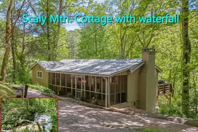 Image de Bear Ridge Cabin. Hot Tub vient d'être ajouté! ! Confortable et isolé. Près de Highlands, Nc.