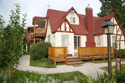 Image de Grande maison, entièrement meublé et maintenant un nouveau sauna pour les aventures d'après-jour!
