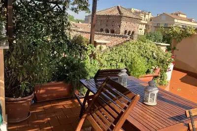 Image de Penthouse avec superbe terrasse panoramique sur le toit, coeur du vieux centre historique