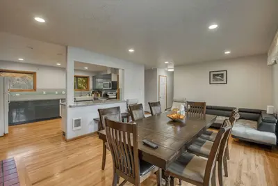 Image de Quiet Place dans le parc, 5bdrm \/ 3bth
