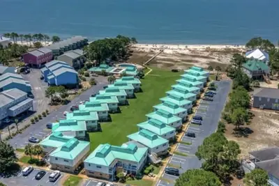Image de Escapade tranquille * Complexe de condos fermés * Piscine et commodités -seulement 40 unités