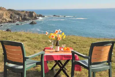 Image de Ocean Hideaway: Votre retraite romantique et privée en bord de mer! Wifi gratuit