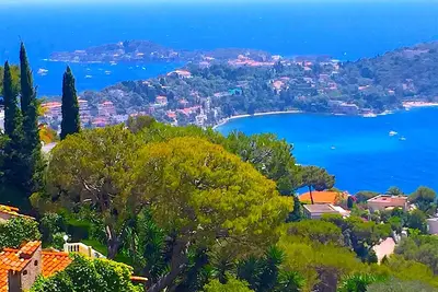 Image de Villa avec vue imprenable sur le Cap Ferrat, piscine à débordement chauffée, climatisation et WiFi gratuit