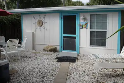 Image de Surf Shack, Cottage D'EFFICACITÉ A Court RANDONNÉE À La Plage Et Au Village