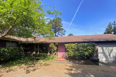 Image de Taylor's Grove - une maison de jardin éclectique