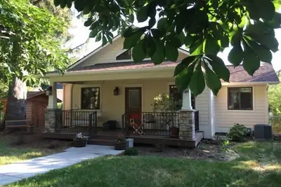 Image de Bungalow de Charme dans le Bas Rattlesnake, proche du centre ville et sentiers