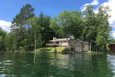 Image de Water Front Cabin sur le magnifique lac West Bass, pour 6 personnes, nager, poisson, bateau