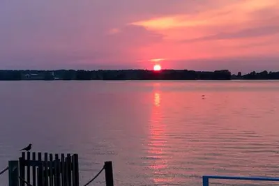 Image de Grands couchers de soleil / Waterfront Cottage! ! Vues incroyables du coucher du soleil!