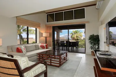 Image de Kamaole Sands 4-401, Confort supérieur et vue sur l'océan, Sous une nouvelle direction