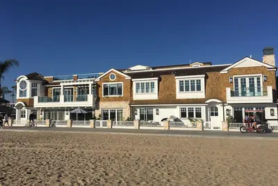 Image de Nantucket nouvellement construit - luxe vivant sur le sable - péninsule de Newport