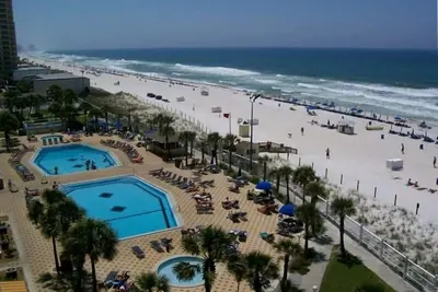 Image de Vue spectaculaire sur la plage! Summit Condo 2 piscines 3 Hot Tubs Gym Balcon!