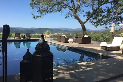 Image de Domaine viticole avec vue près de Healdsburg - Excellent emplacement pour le passeport!
