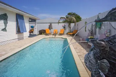 Image de Castaway Cottage, Piscine privée, Wifi, Golf Cart