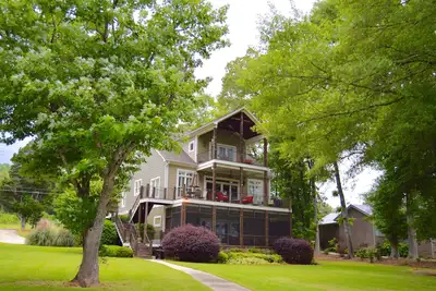 Image de Maison sur le canal principal du lac Guntersville - Près de l'épicerie au bord de l'eau
