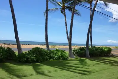 Image de Ocean Front. . Hale Kekaha Palms à la plage. . . Climatisé - Tvncu # 1004