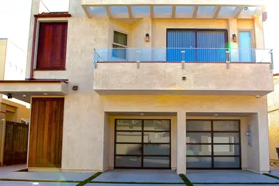 Image de Maison de plage de luxe, petits animaux acceptés, 4 chambres à coucher.