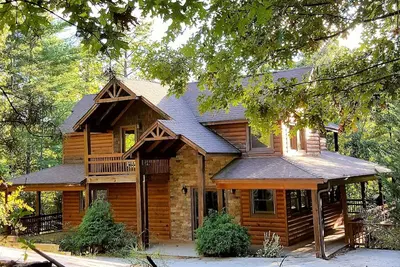Image de Mountain Retreat - Hot Tub, Wifi, Cheminées, Table de billard