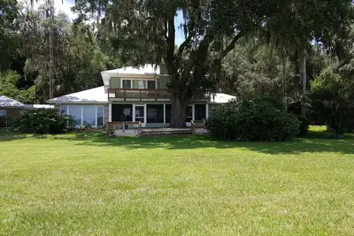 Image de Serene 3br, 3 Bath Estate Home On Little Lake Weir
