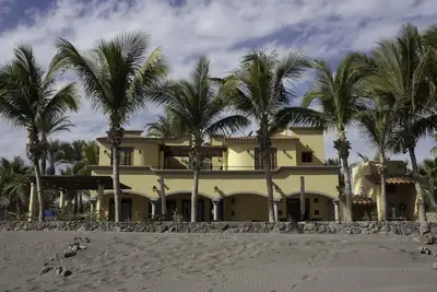 Image de Escape To An Ocean Front Five Star Paradise: A 10 minutes Ă pied Loreto