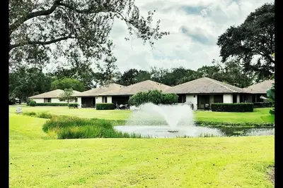 Image de Pot De Club National Pga 2br 2ba