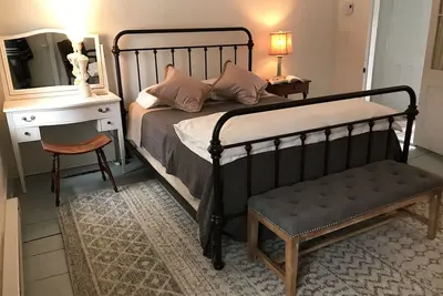Chambre confortable dans une maison d'hôtes partagée, dans le village de Franklin, New York!