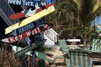Image de Irb Island Cottages<br>Cottage By The Beach -Lower<br>Sur le bord de la plage de Gulf blvd