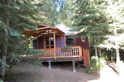 Image de Yourte sur un alpaga Belle Ranch