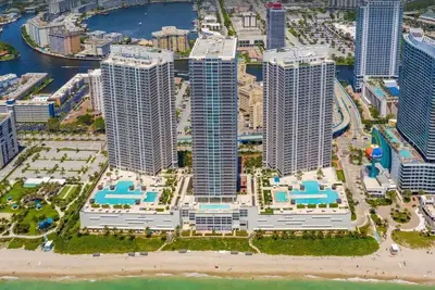 Image de Luxury Beach Front Appartement meublé au Beach Club