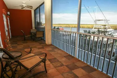 Image de Riverfront Condo sur la belle rivière Apalachicola!