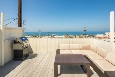 Image de Centre-ville Manhattan Beach Getaway, vue sur l'océan, à pied de la plage et des restaurants!