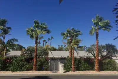 Image de Mid-Century Modern Soul, Lux Euro Sleek style. El Paseo - South Palm Desert